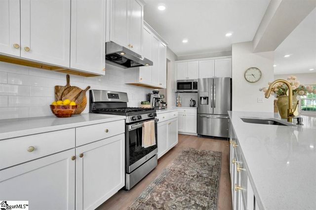 1694 Burtonwood Drive, Moore, SC 29369