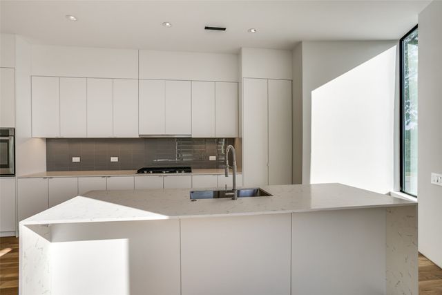 2422 N Carroll Avenue 2, Dallas, TX 75204