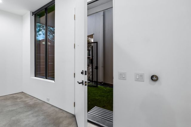 2422 N Carroll Avenue 2, Dallas, TX 75204