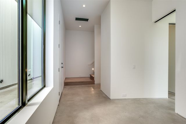 2422 N Carroll Avenue 2, Dallas, TX 75204