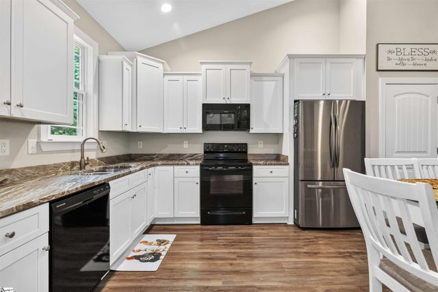 136 N Forest Circle, Marietta, SC 29661