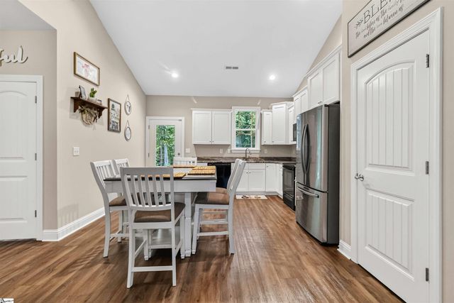 136 N Forest Circle, Marietta, SC 29661