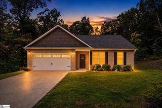 136 N Forest Circle, Marietta, SC 29661