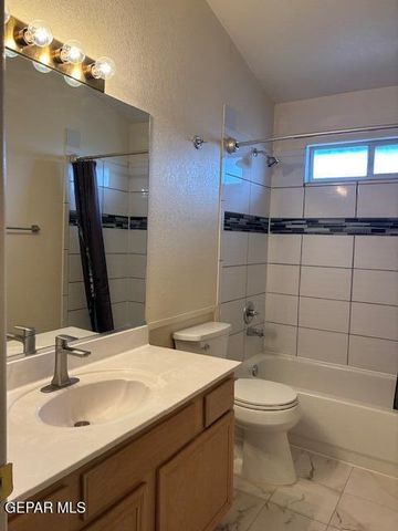 213 BAY CLUB Drive, Santa Teresa, NM 88008