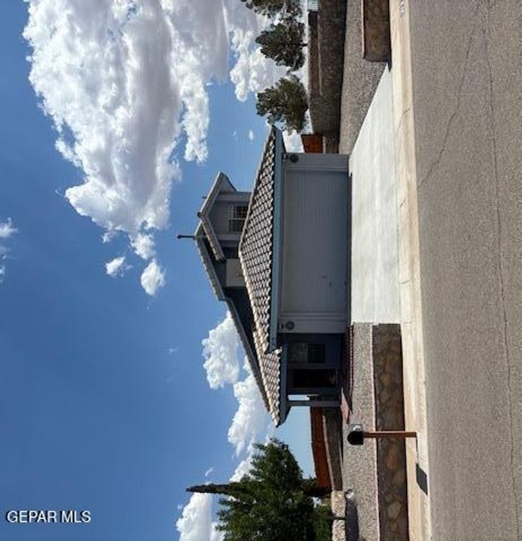 213 BAY CLUB Drive, Santa Teresa, NM 88008