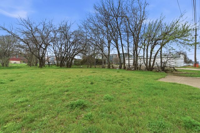 311 E Cannon Street, Fort Worth, TX 76104