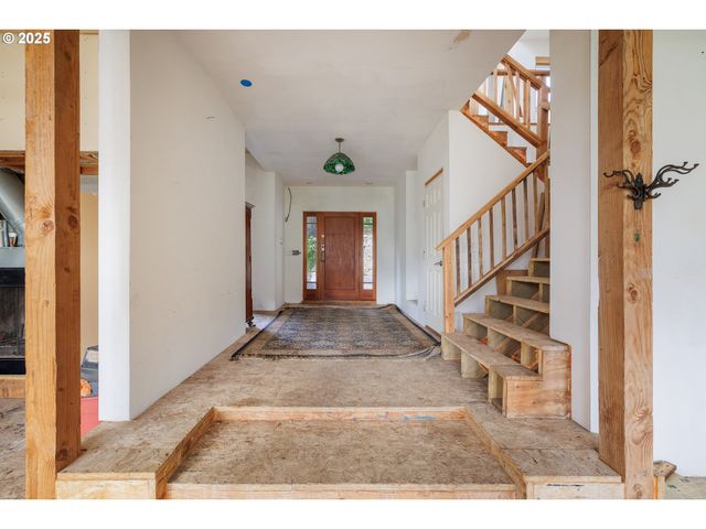 2770 AGATE St, Eugene, OR 97403