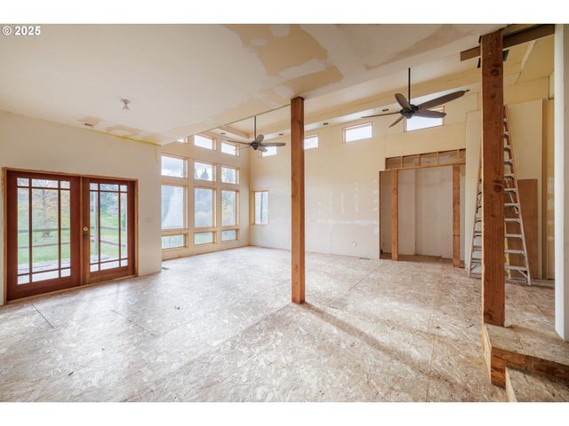 2770 AGATE St, Eugene, OR 97403