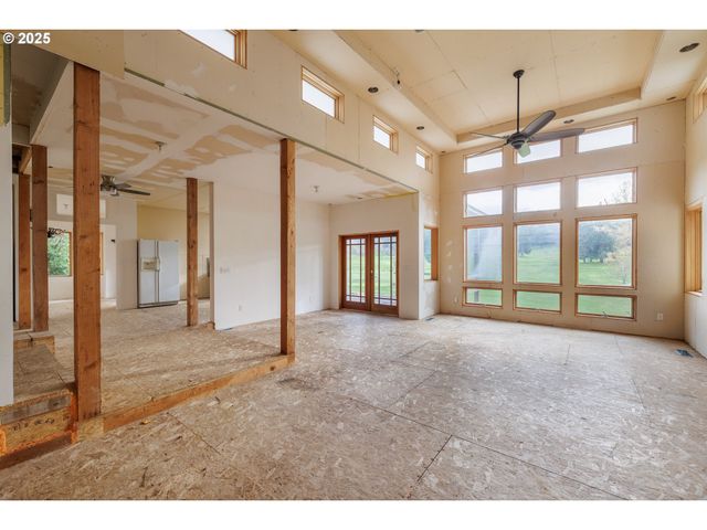 2770 AGATE St, Eugene, OR 97403