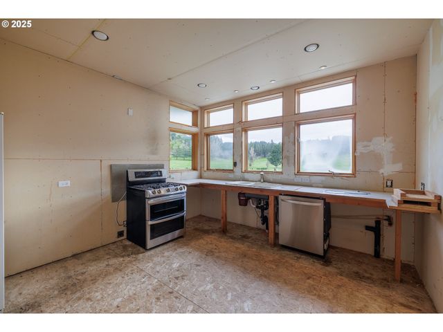 2770 AGATE St, Eugene, OR 97403