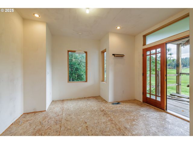 2770 AGATE St, Eugene, OR 97403