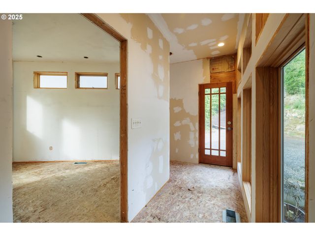 2770 AGATE St, Eugene, OR 97403