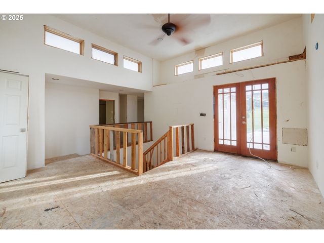 2770 AGATE St, Eugene, OR 97403