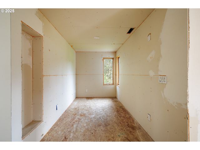 2770 AGATE St, Eugene, OR 97403