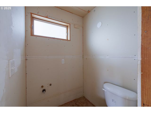 2770 AGATE St, Eugene, OR 97403