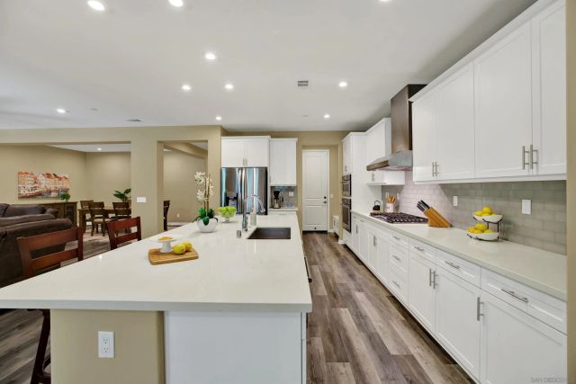 2496 Newgrove Pl, Escondido, CA 92027