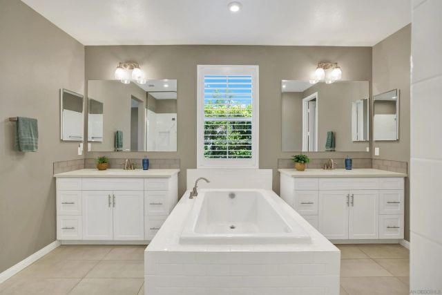 2496 Newgrove Pl, Escondido, CA 92027