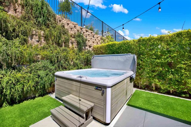 2496 Newgrove Pl, Escondido, CA 92027