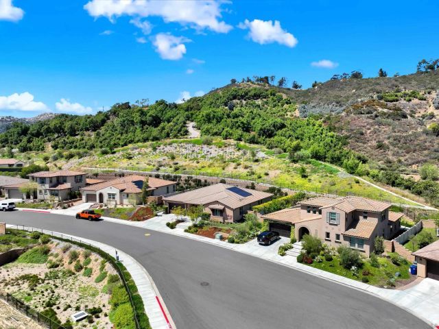 2496 Newgrove Pl, Escondido, CA 92027