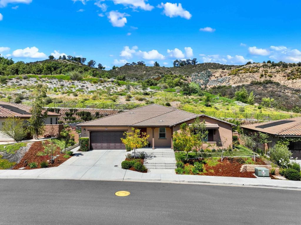 2496 Newgrove Pl, Escondido, CA 92027