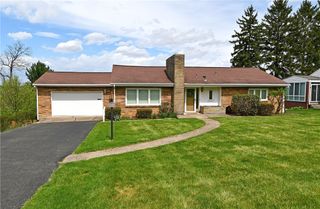 60 Swallow Hill Rd, Carnegie, PA 15106
