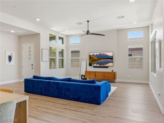 10054 Egan Valley Street, Las Vegas, NV 89166