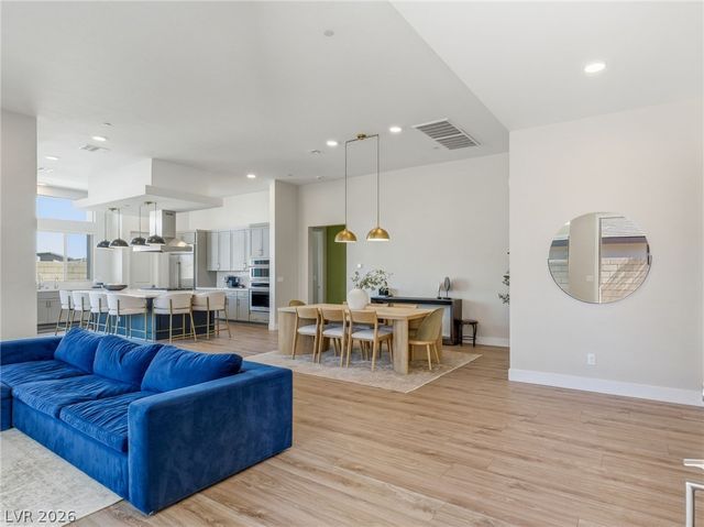 10054 Egan Valley Street, Las Vegas, NV 89166