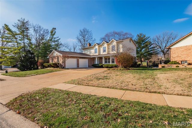 5137 Carriage Trace Drive, St Louis, MO 63128