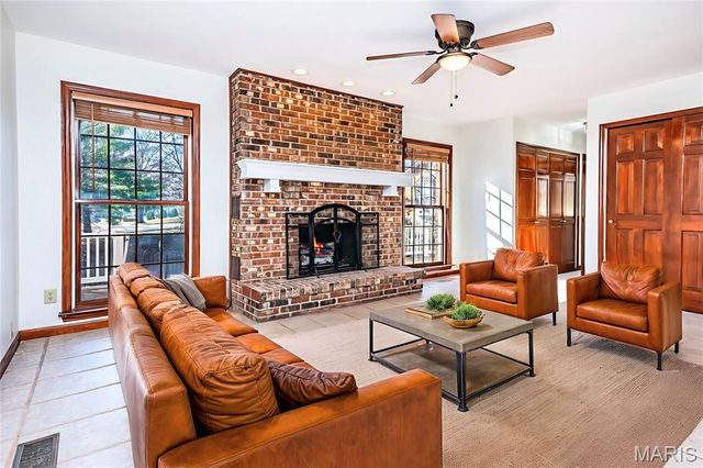 5137 Carriage Trace Drive, St Louis, MO 63128