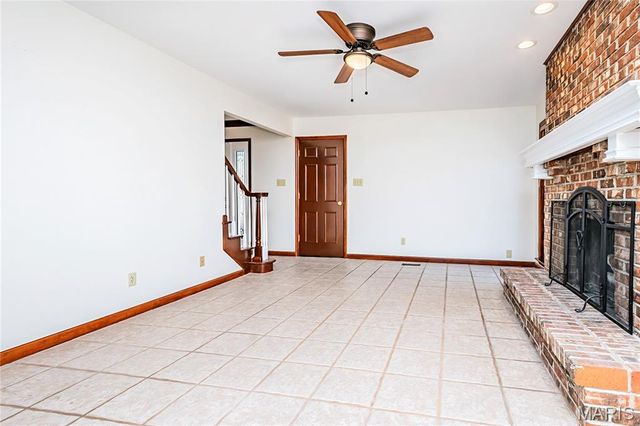 5137 Carriage Trace Drive, St Louis, MO 63128