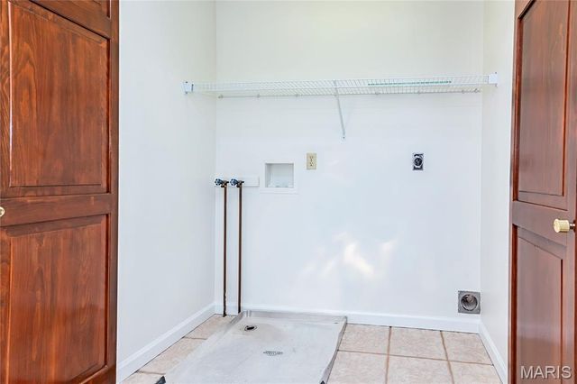 5137 Carriage Trace Drive, St Louis, MO 63128