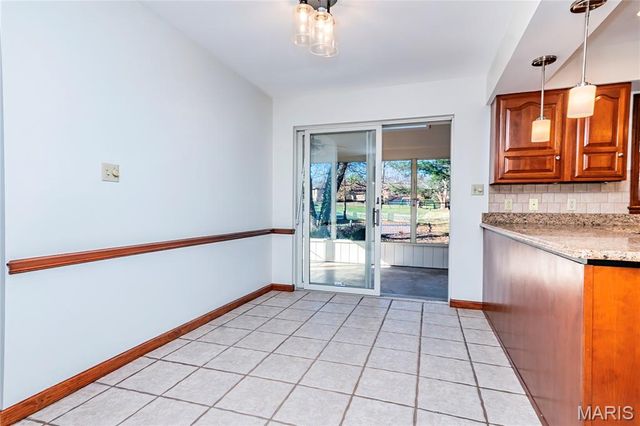 5137 Carriage Trace Drive, St Louis, MO 63128