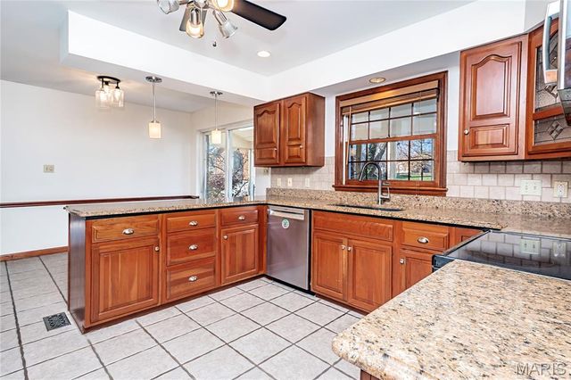 5137 Carriage Trace Drive, St Louis, MO 63128