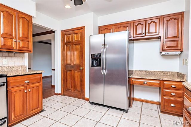 5137 Carriage Trace Drive, St Louis, MO 63128