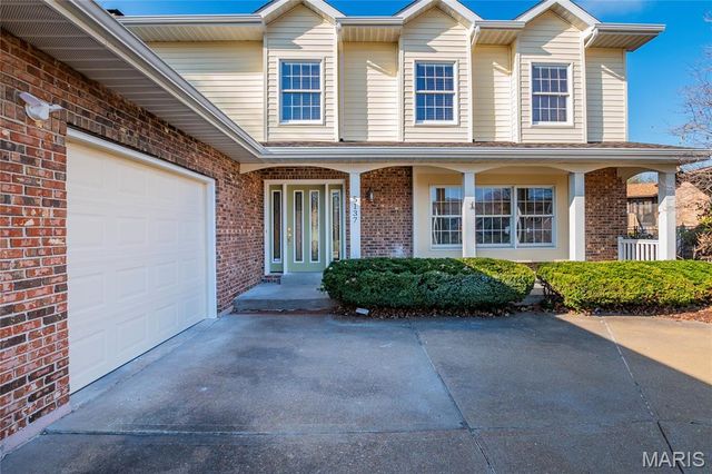 5137 Carriage Trace Drive, St Louis, MO 63128