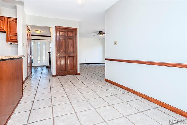 5137 Carriage Trace Drive, St Louis, MO 63128