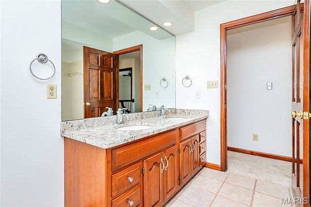 5137 Carriage Trace Drive, St Louis, MO 63128