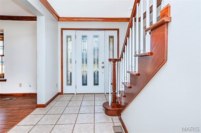 5137 Carriage Trace Drive, St Louis, MO 63128