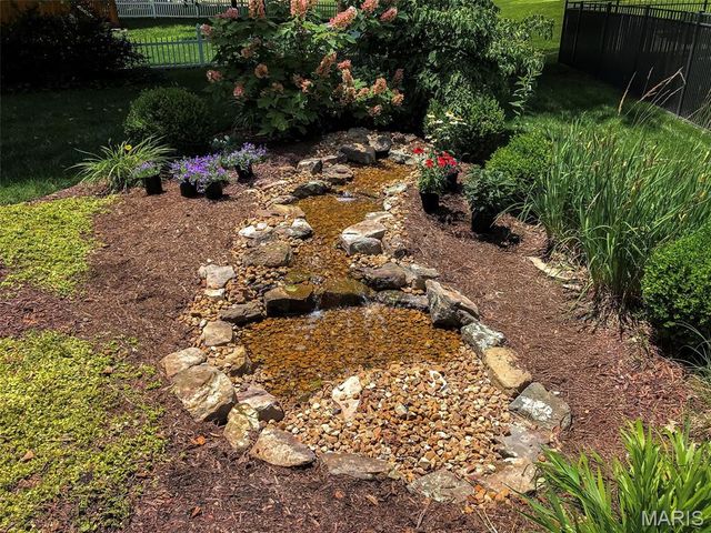 5137 Carriage Trace Drive, St Louis, MO 63128