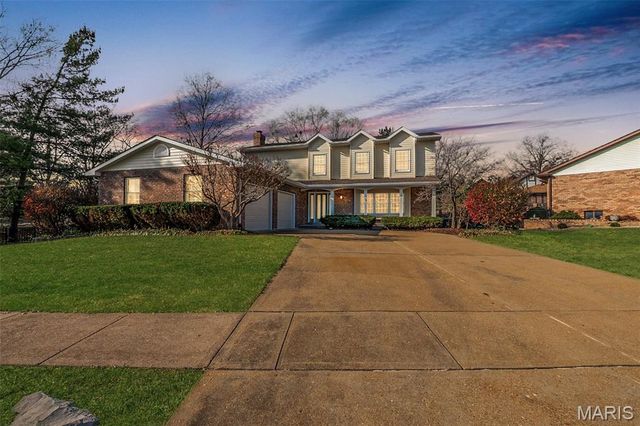 5137 Carriage Trace Drive, St Louis, MO 63128