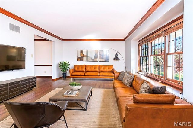 5137 Carriage Trace Drive, St Louis, MO 63128