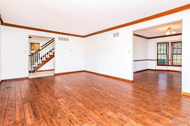 5137 Carriage Trace Drive, St Louis, MO 63128