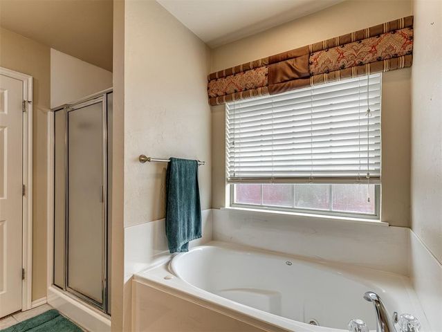 320 Madison Place Drive, Moore, OK 73160