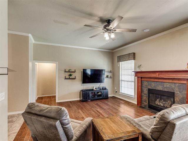 320 Madison Place Drive, Moore, OK 73160