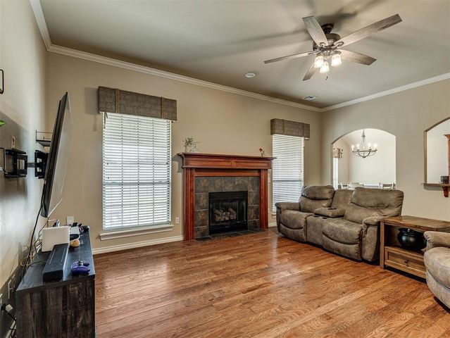 320 Madison Place Drive, Moore, OK 73160