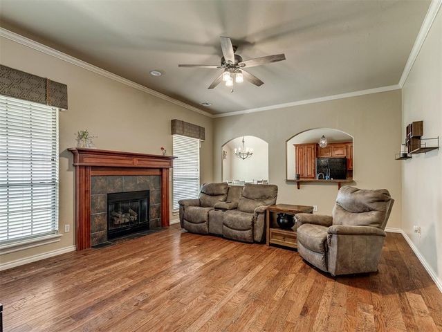 320 Madison Place Drive, Moore, OK 73160