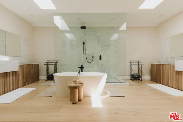 260 S Canyon View Drive, Los Angeles, CA 90049