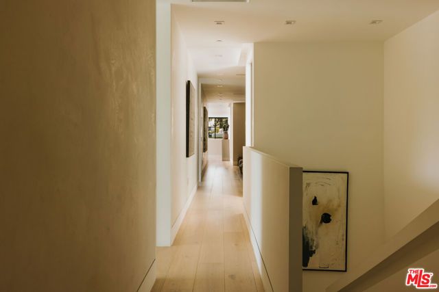 260 S Canyon View Drive, Los Angeles, CA 90049