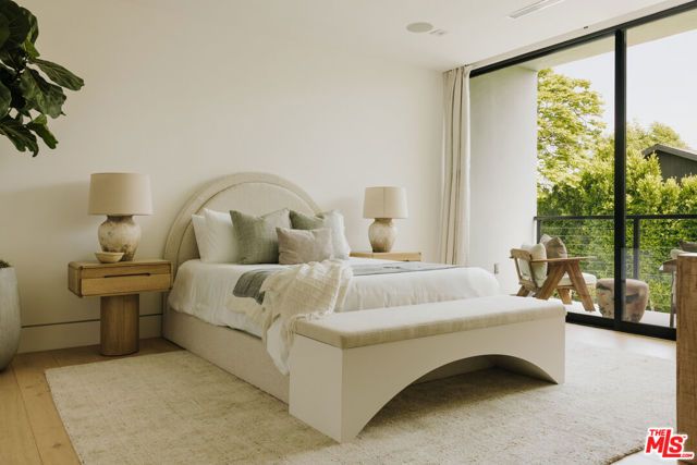 260 S Canyon View Drive, Los Angeles, CA 90049