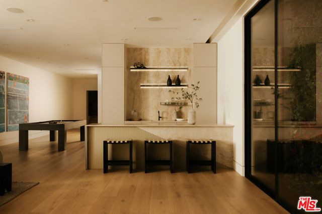 260 S Canyon View Drive, Los Angeles, CA 90049